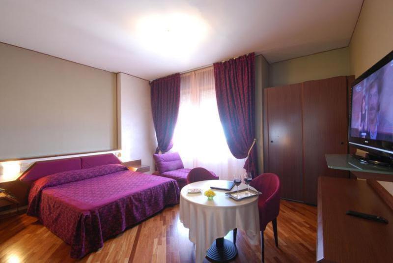 Nouvel Hotel Des Bains Песаро Екстериор снимка